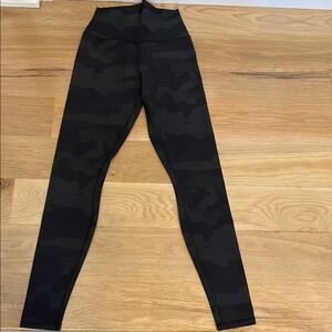 Alo Yoga Camouflage High-Waisted Leggings